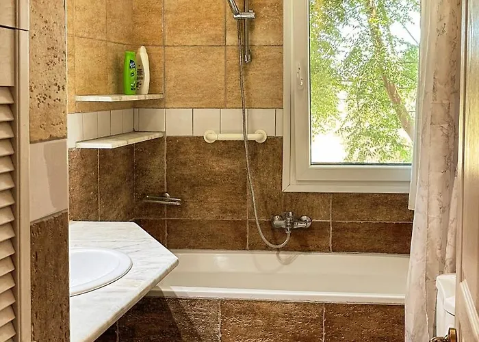 Eleonas Homes Apartament *